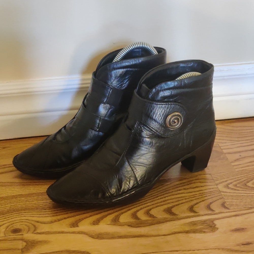 Josef Seibel Calla 02 Black Leather Ankle Boots with Spiral Detail, Size 37, EUC